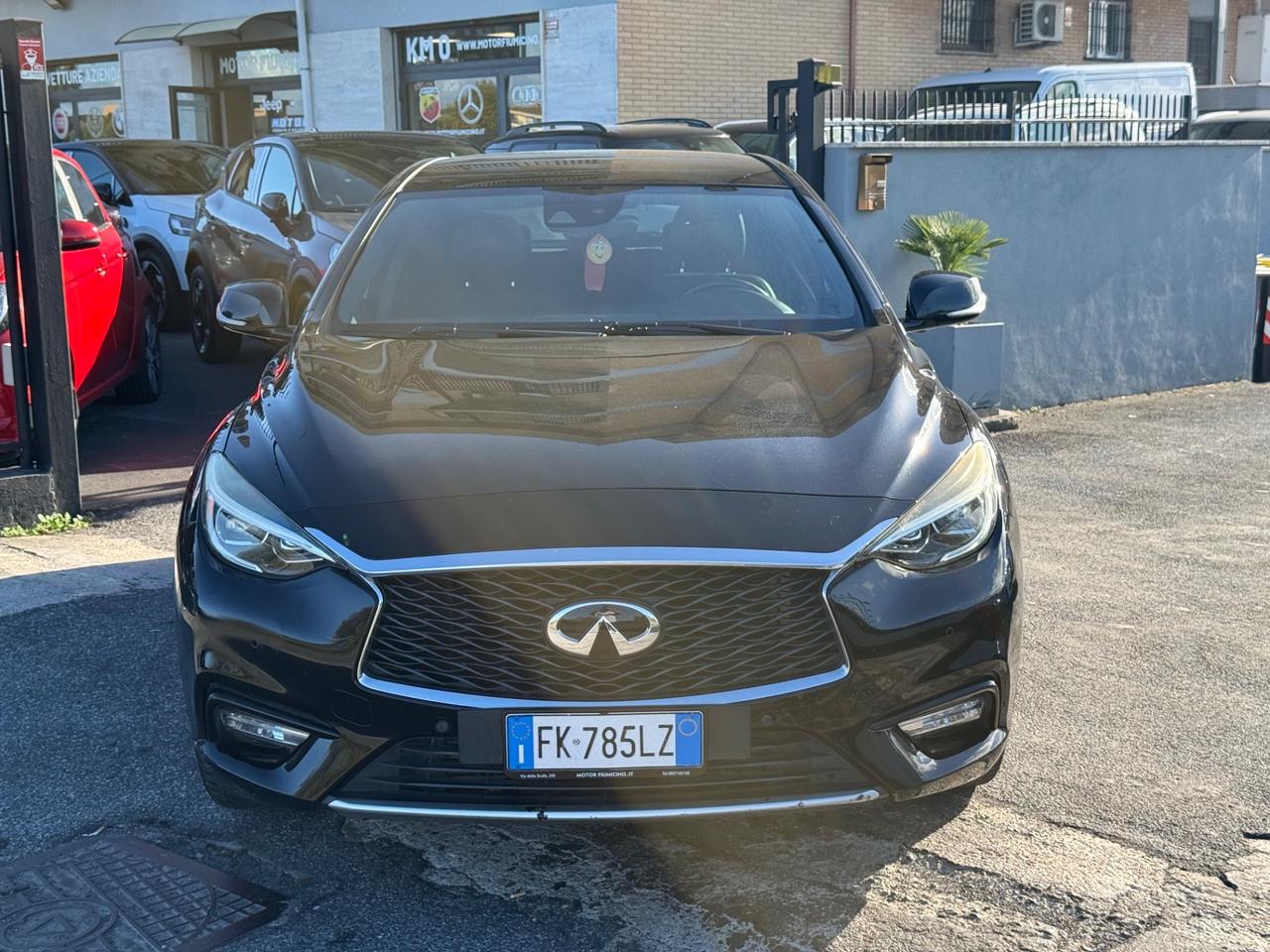 Infiniti Q30 1.5d Business 109cv