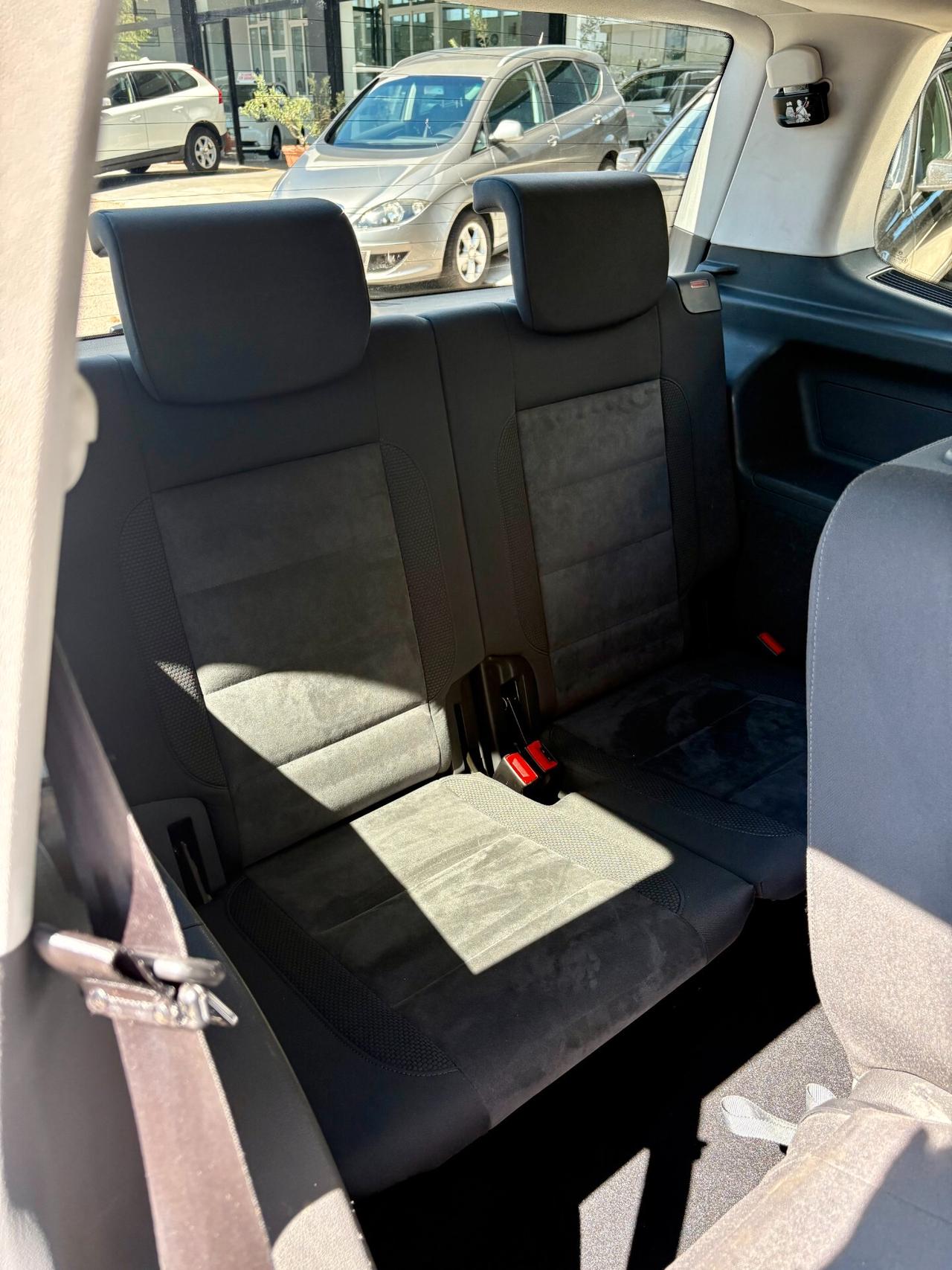 Volkswagen Touran 2.0 TDI 140 CV Highline 7 POSTI