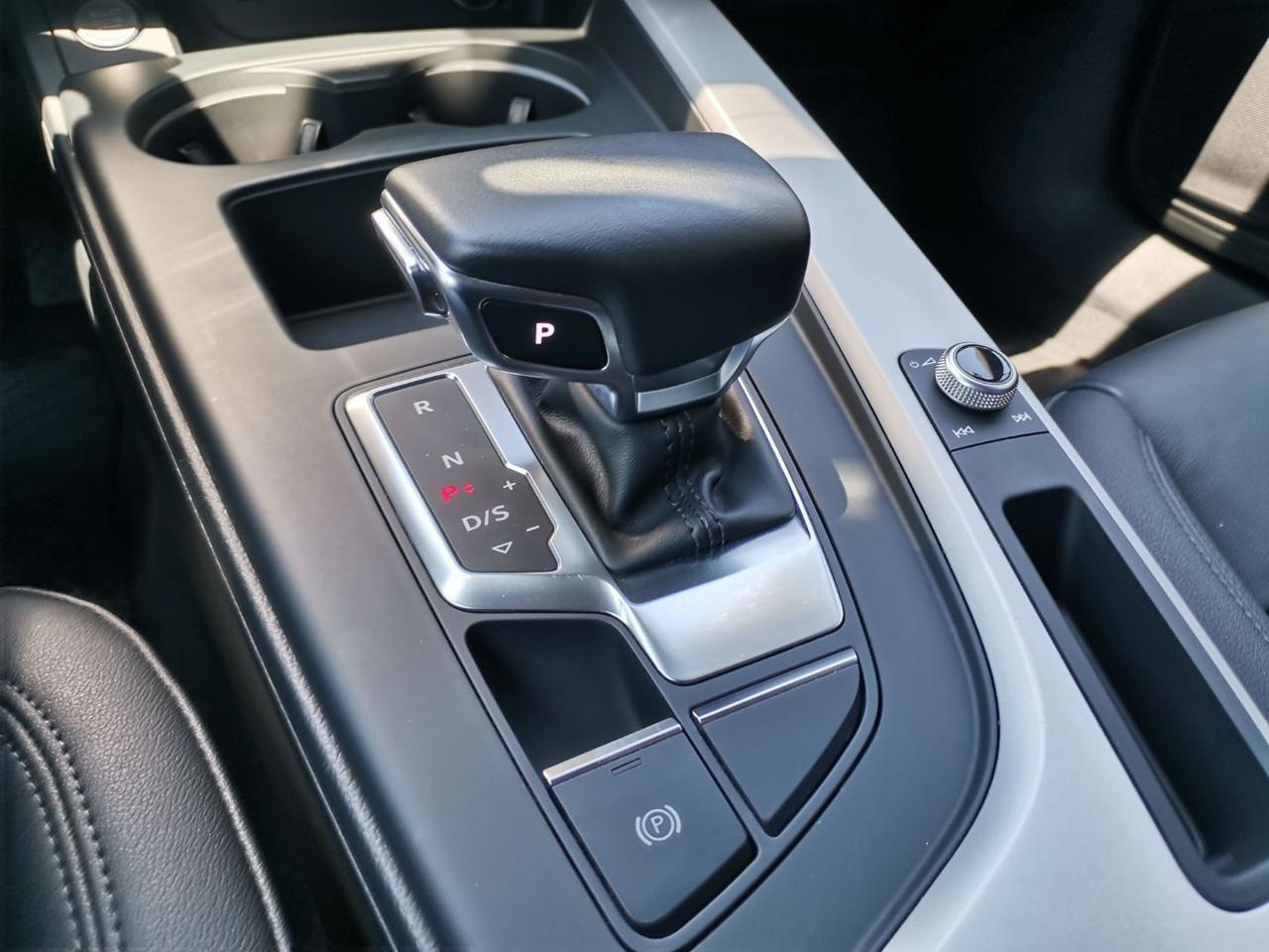 Audi A4 Avant 40 TDI S tronic TOTAL BLACK