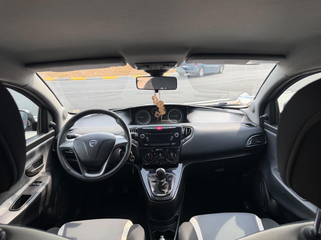 Lancia Ypsilon 1.2 69 CV 5 porte Elefantino