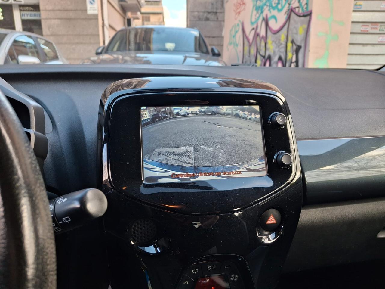 Toyota Aygo 1.0 VVT-i 69 CV 5 porte x-play MMT