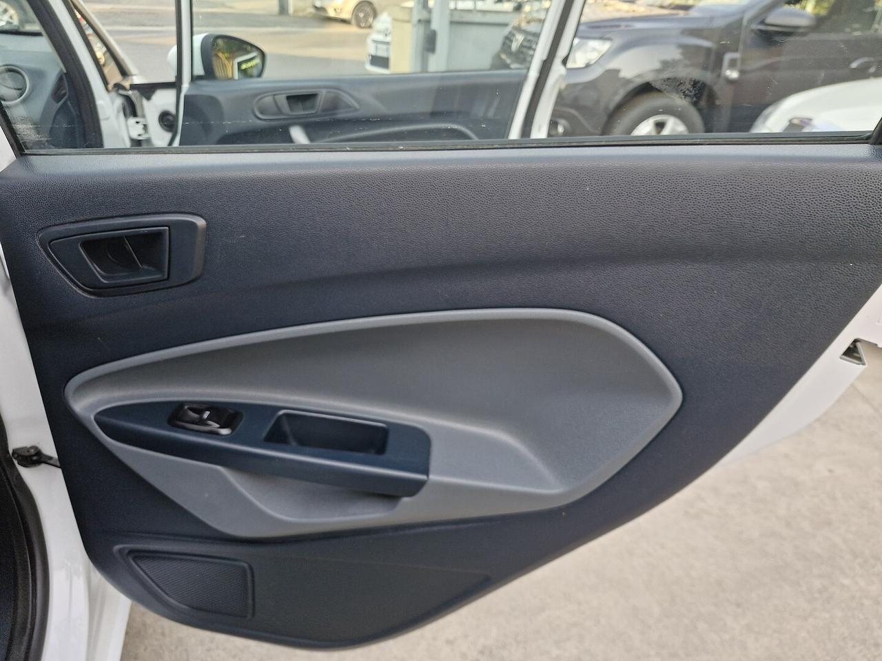 FORD FIESTA 1.4 BENZINA GPL CASA MADRE TITANIUM