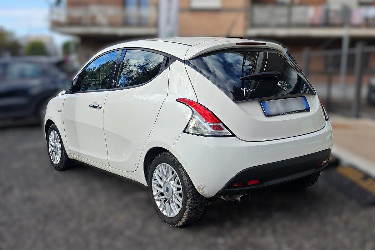LANCIA Ypsilon 1.2 69 CV 5 porte Gold