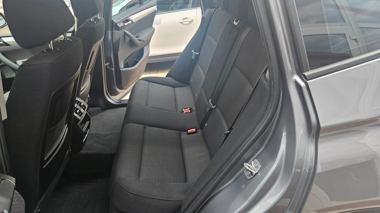 Bmw X3 xdrive20d auto 190 CV NAVY-CAMERA-LED
