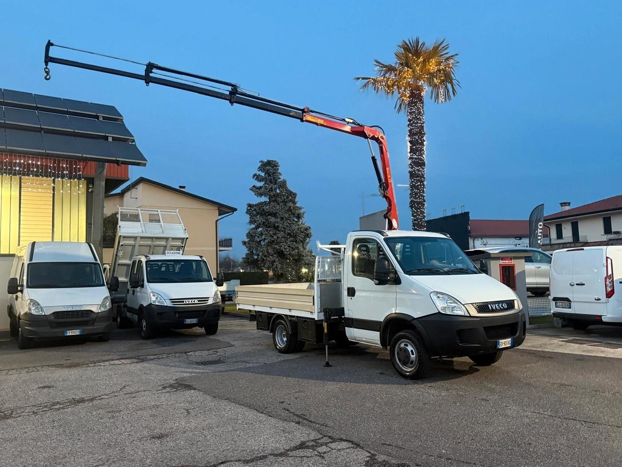 IVECO DAILY 35C14 MOTORE 3.0 140 CV GRU 3 SFILI CASSONE FISSO