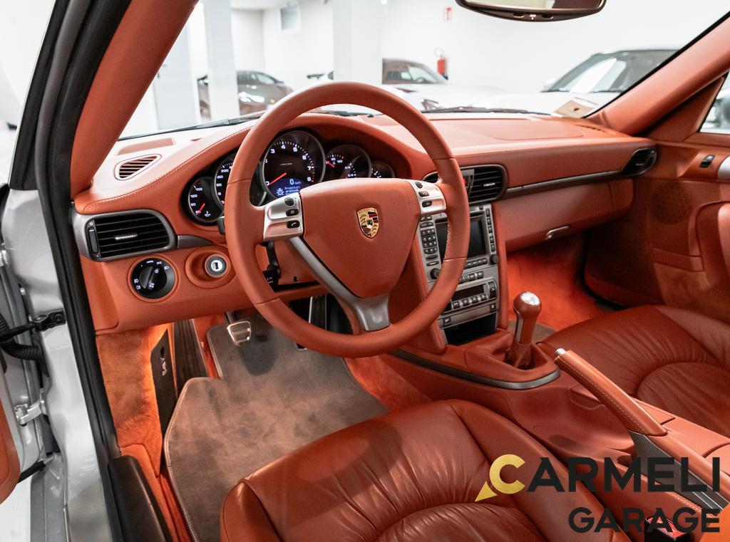 Porsche 911 V Carrera 997 2004 Coupe 997 Carrera 4 Coupé