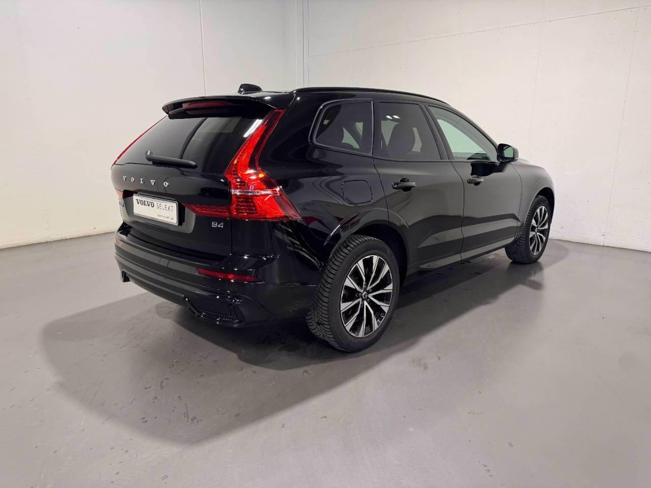 VOLVO XC60 B4 PLUS DARK AUTO