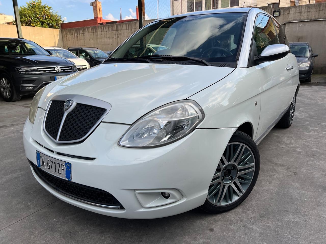 Lancia Ypsilon 1.2 Versus