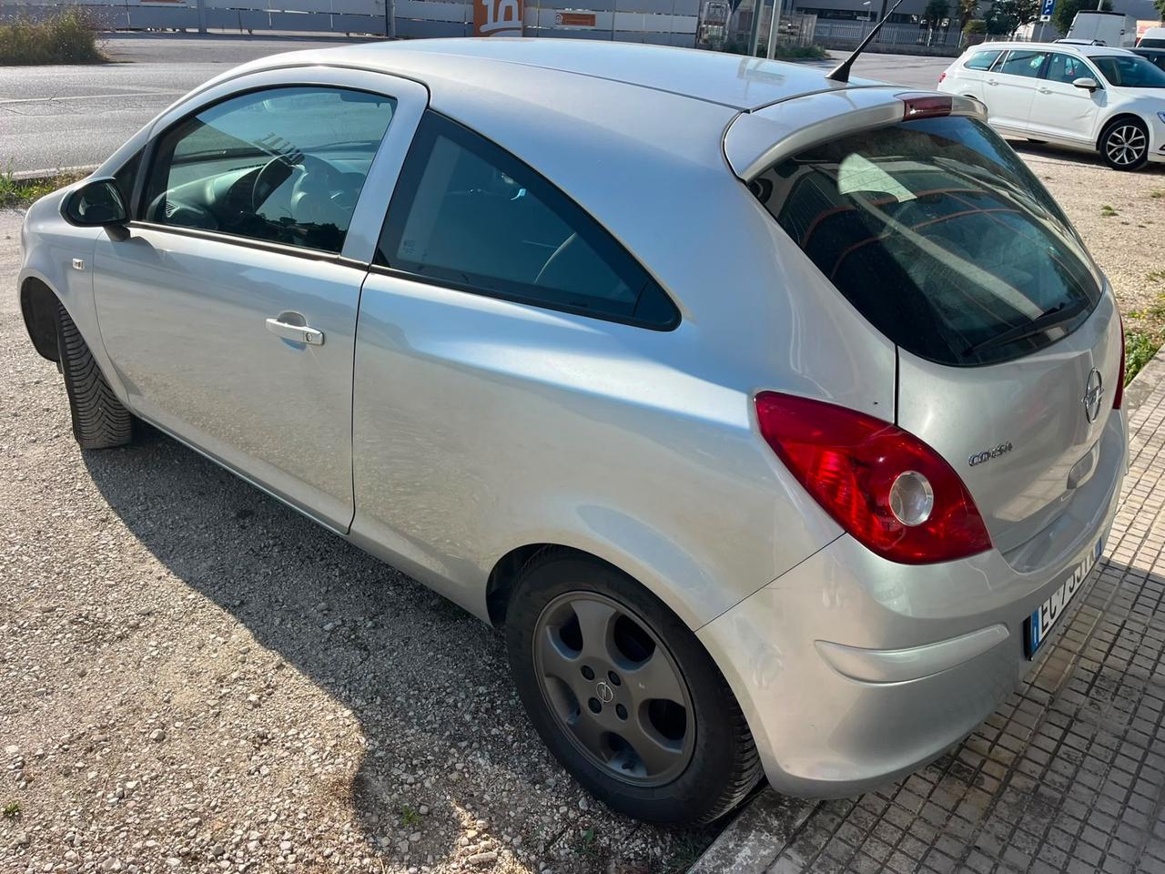 Opel Corsa 1.2 80CV 3 porte GPL-TECH Edition
