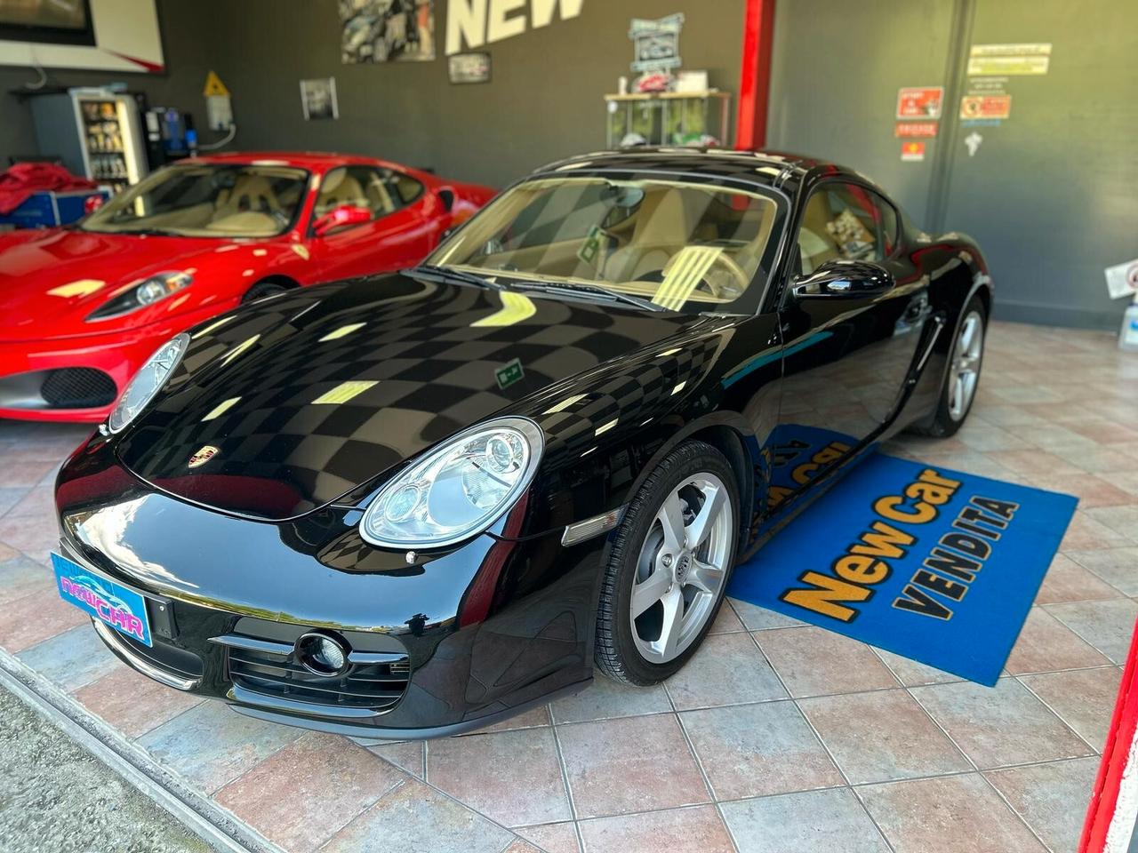 Porsche Cayman 2.7