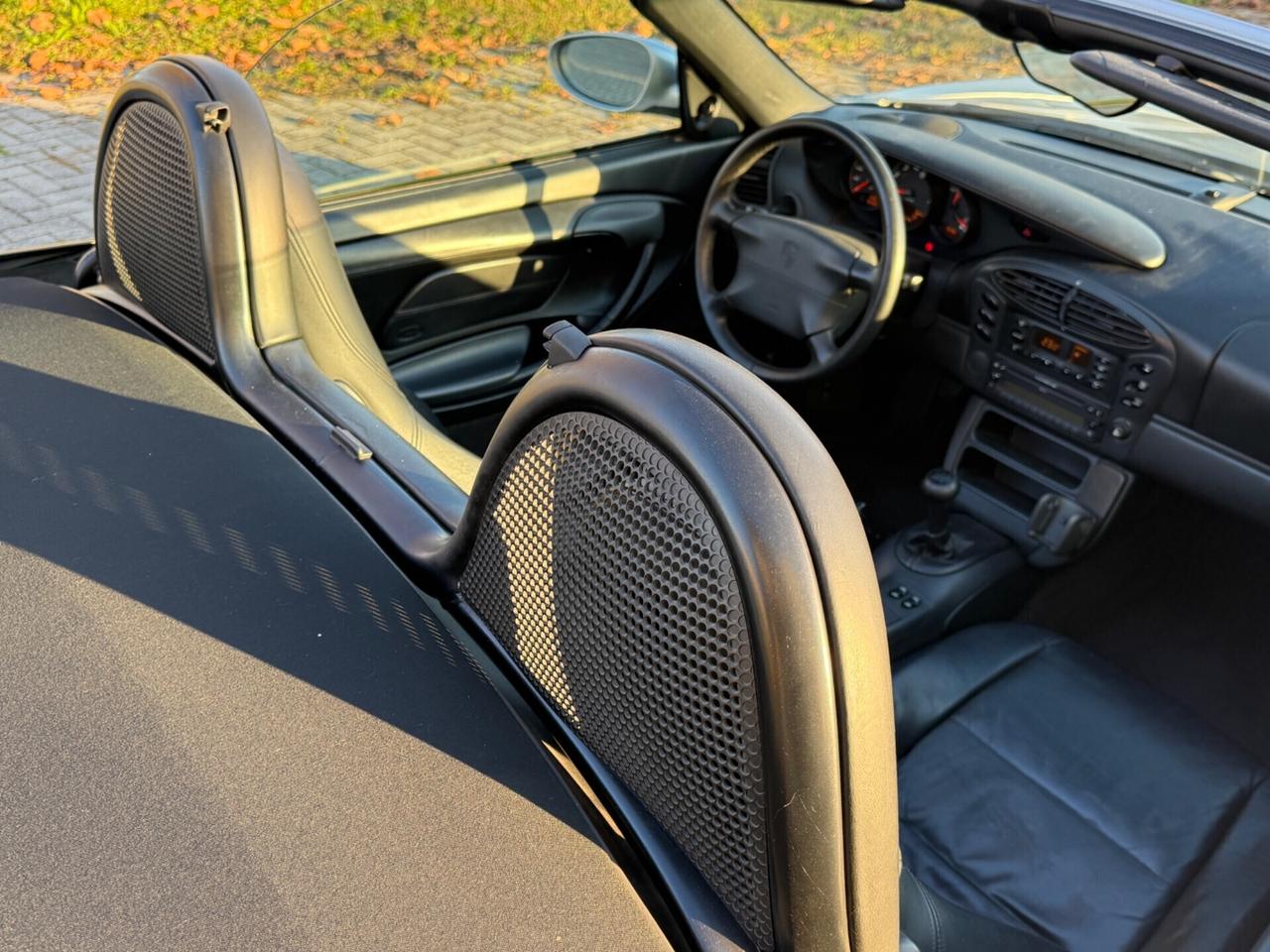 Porsche Boxster 2.5i 24V cat