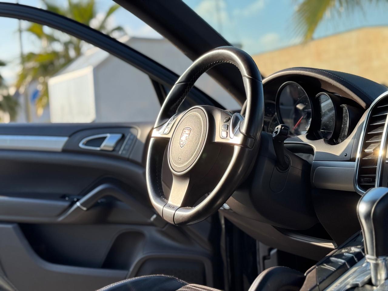 PORSCHE CAYENNE 3.0D 245CV FULL OPTIONAL 12 MESI DI GARANZIA