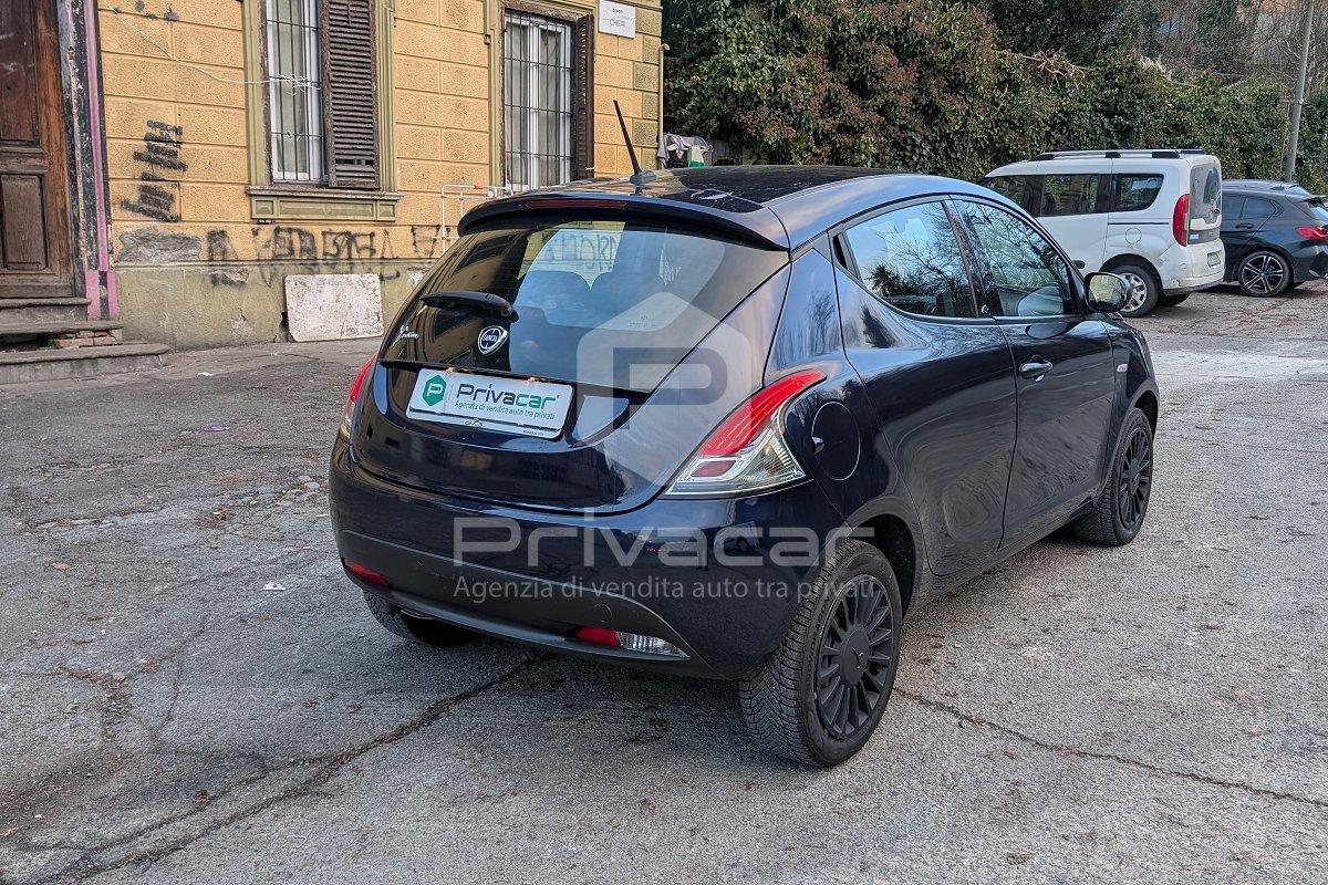 LANCIA Ypsilon 1.2 69 CV 5 porte GPL Ecochic Silver