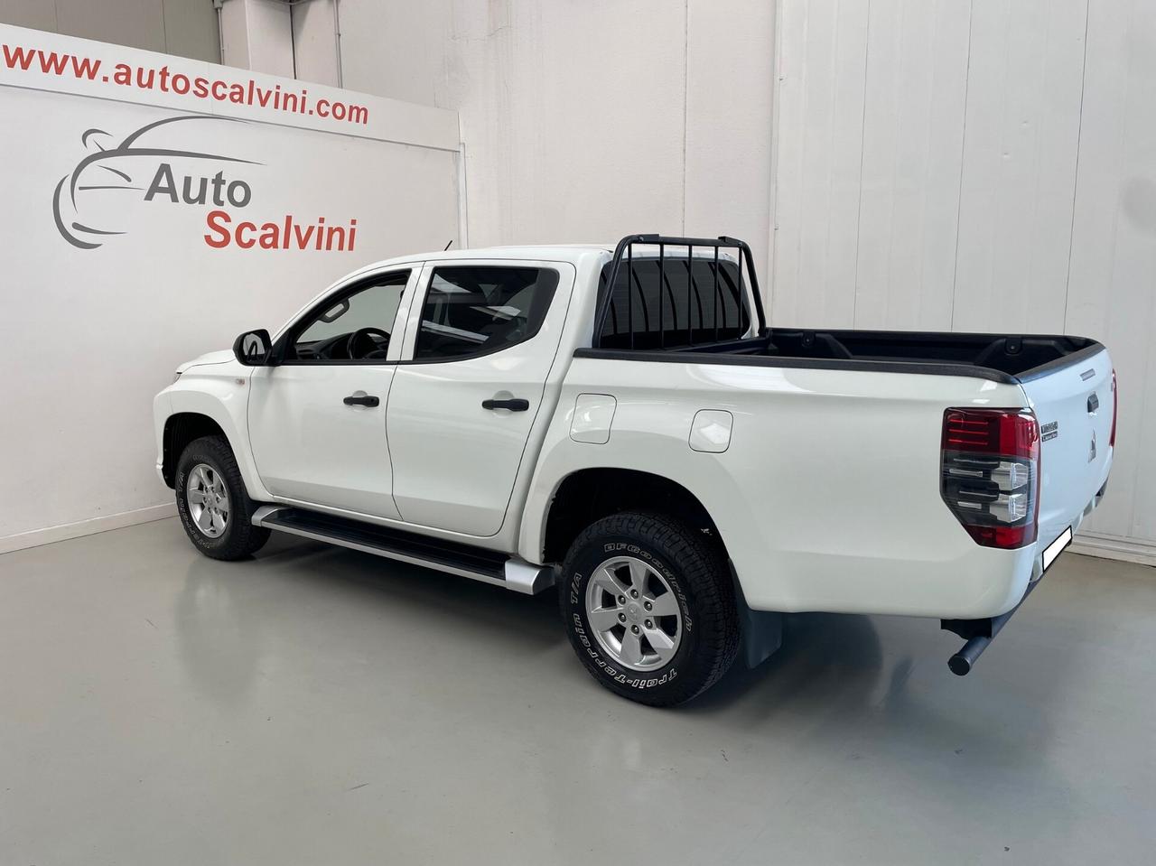 Mitsubishi L200 2.3 D Club Cab 4x4 Easy Select Invite Connect