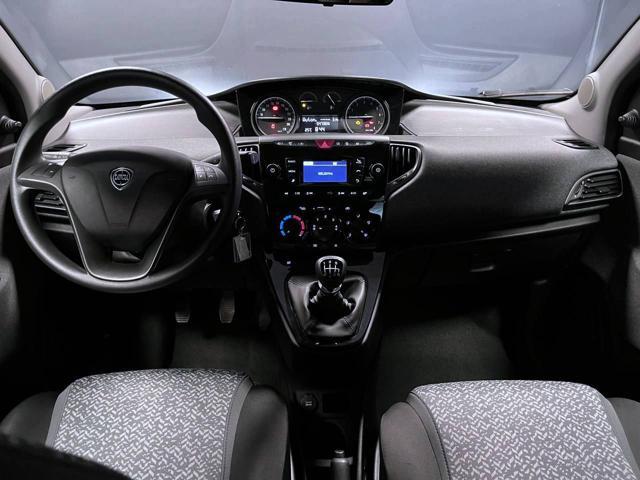 LANCIA Ypsilon 1.0 FireFly 5 porte S&S Hybrid Ecochic Silver