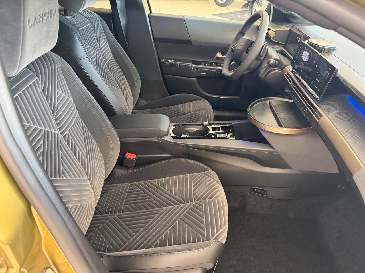 Lancia Ypsilon 1.0 FireFly 5 porte S&S Hybrid Platino