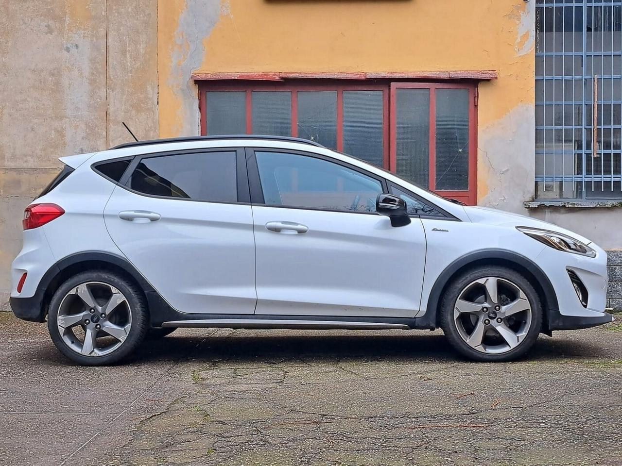 Ford Fiesta ACTIVE 1.0 ECOBOOST * OK NEOPATENTATI *