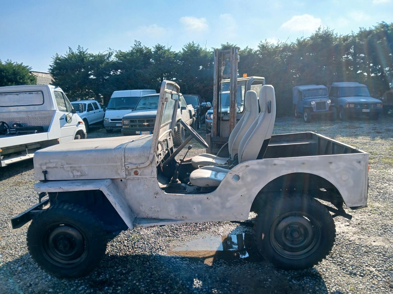 Jeep Willys 2200 benzina