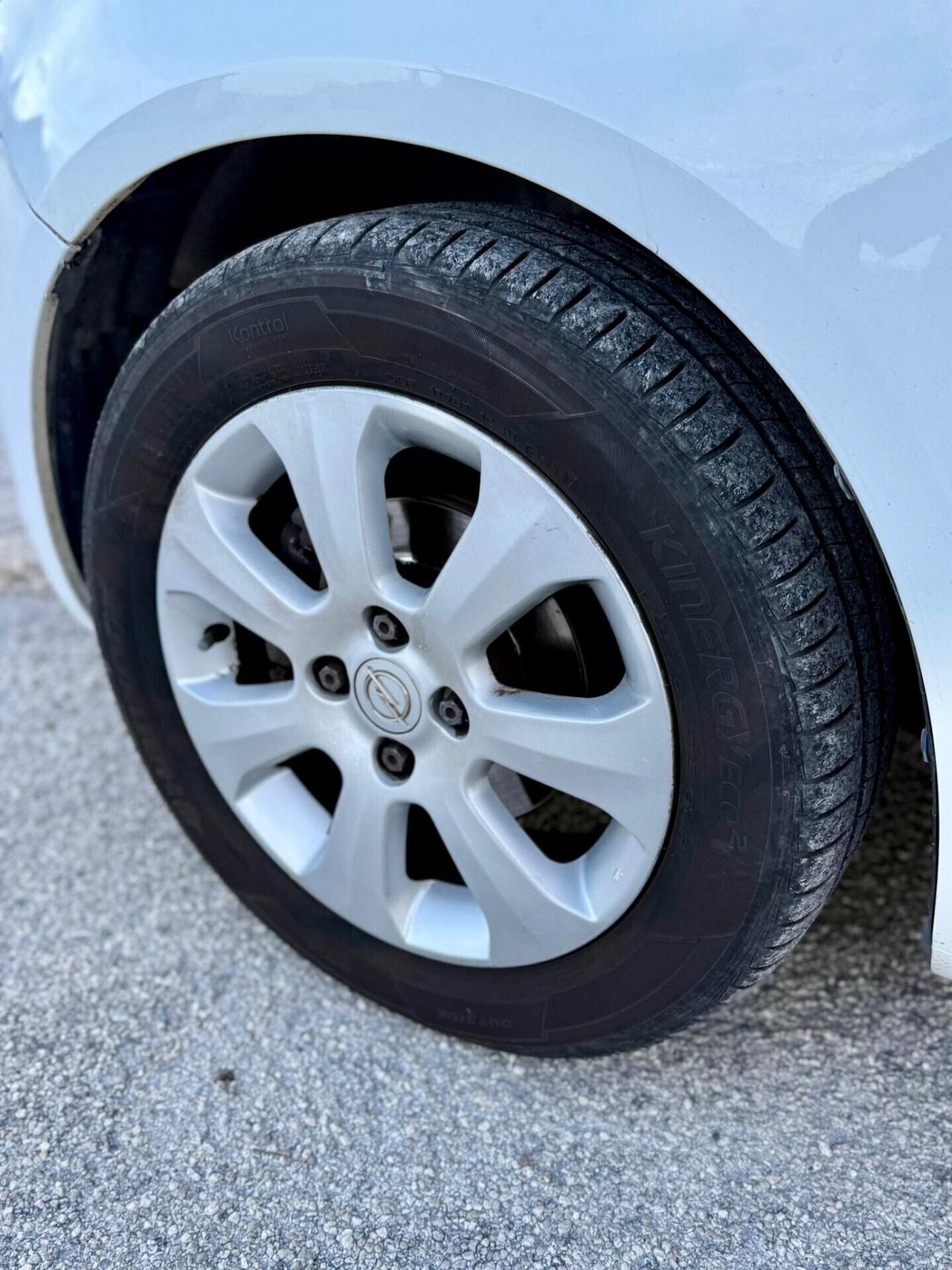 Opel Agila 1.0 benzina neopatentati UNIPRO