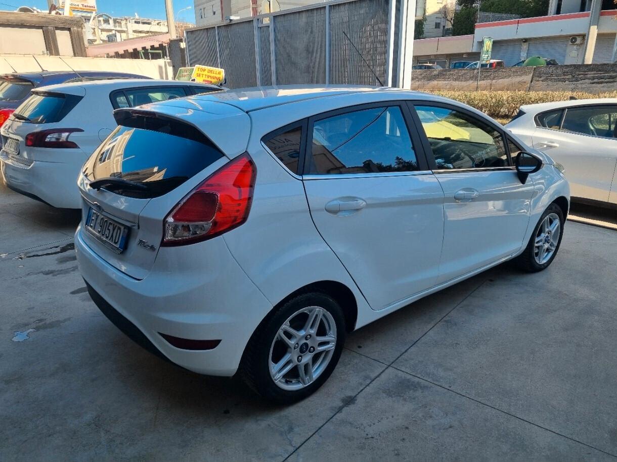 Ford Fiesta 1.5 TDCi 75CV 5 porte Titanium