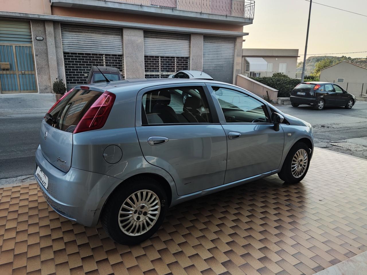 NOLEGGIO Fiat Grande Punto 1.2 Giugiaro Design