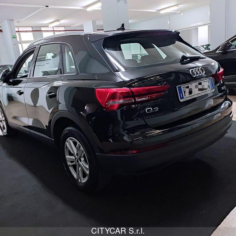 Audi Q3 35 TDI S tronic Business