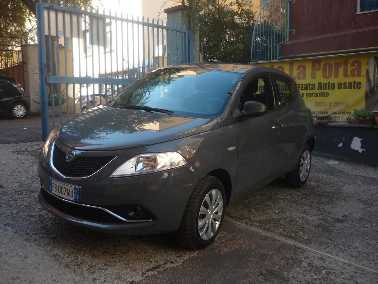Lancia Ypsilon 0.9 TwinAir 85 CV 5 porte Metano Ecochic Gold