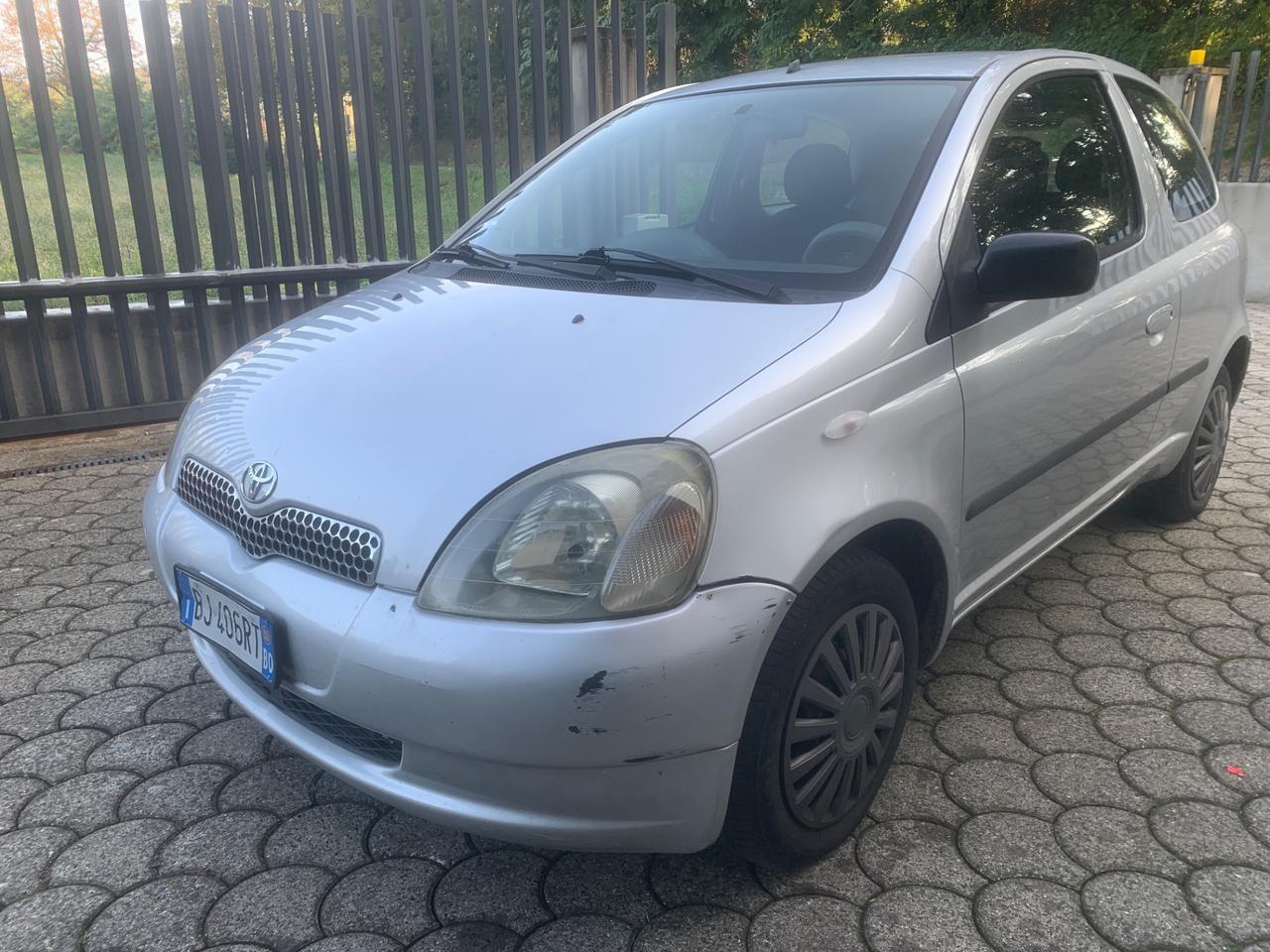 Toyota Yaris 1.0i 16V cat 3 porte motore sostituito