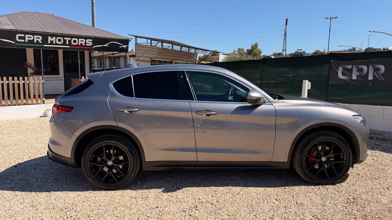 Alfa Romeo Stelvio 2.0 Turbo 280 CV AT8 Q4 First Edition
