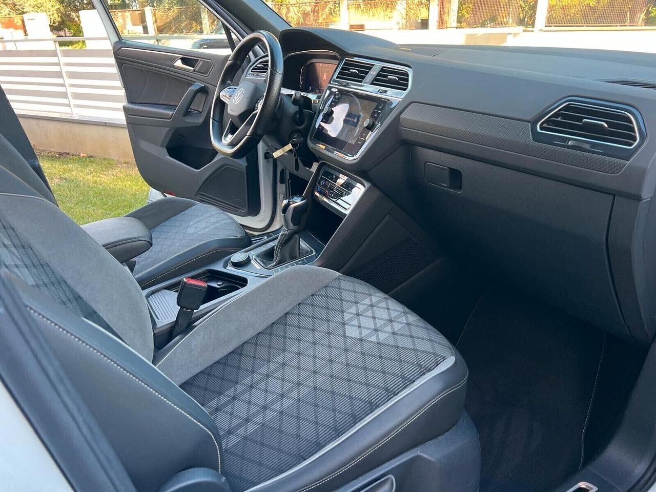 VW TIGUAN 2.0 TDI 200cv SCR DSG 4MOTION R-LINE