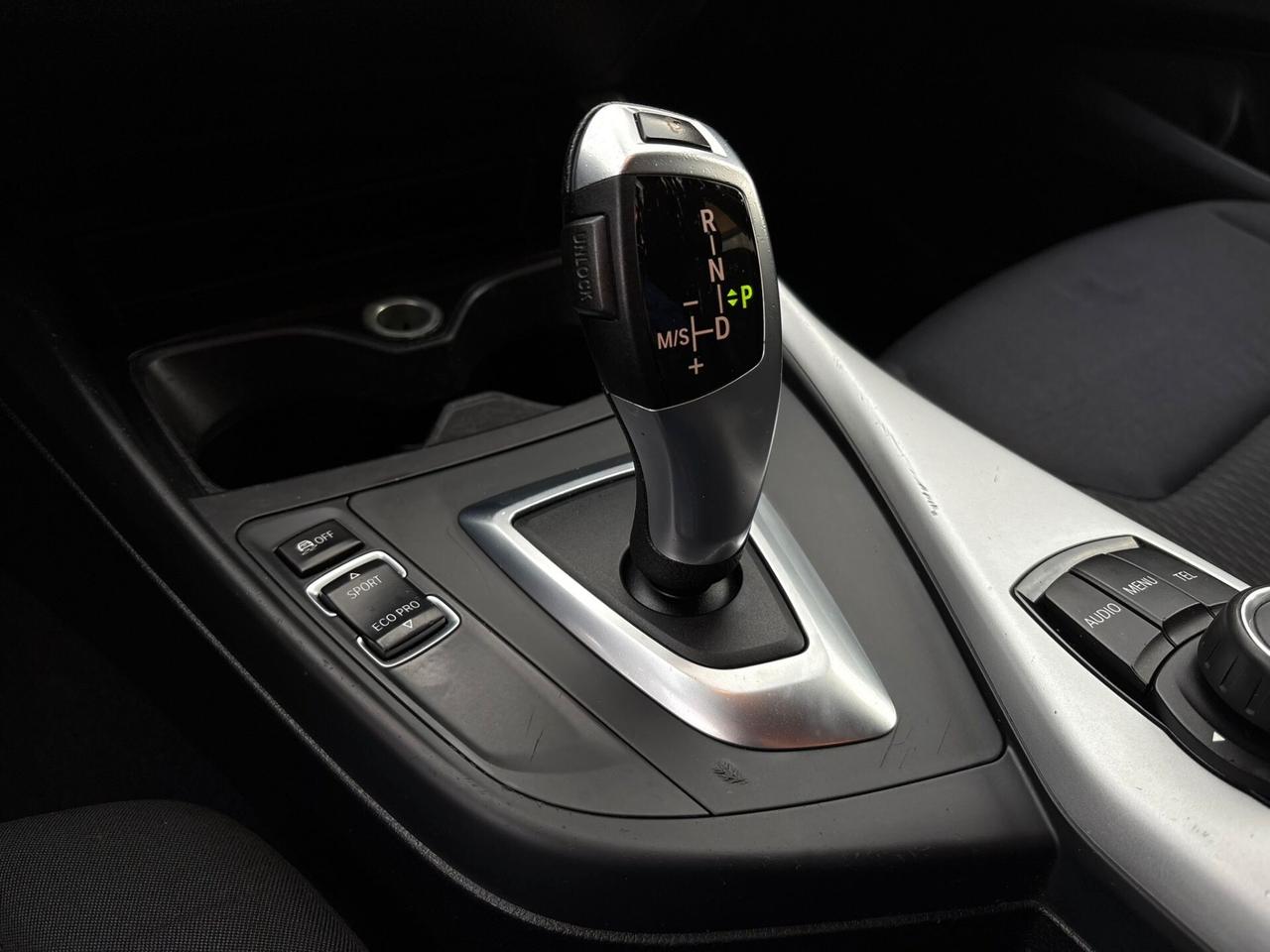 BMW SERIE 1 BENZINA AUTOMATICA SI A NEOPATENTATI