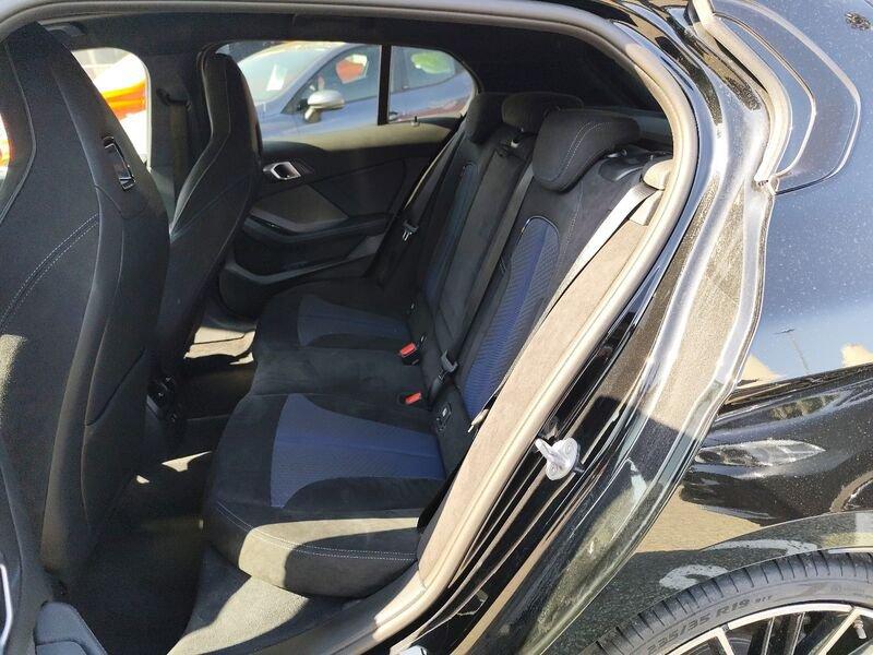 BMW Serie 1 F40 118d Msport