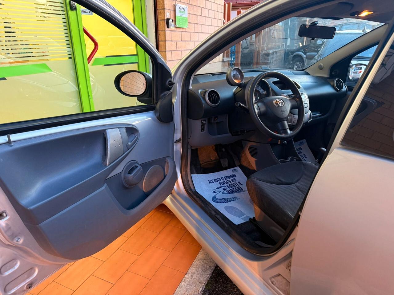 Toyota Aygo 1.0 12V VVT-i 5 porte Sol GPL