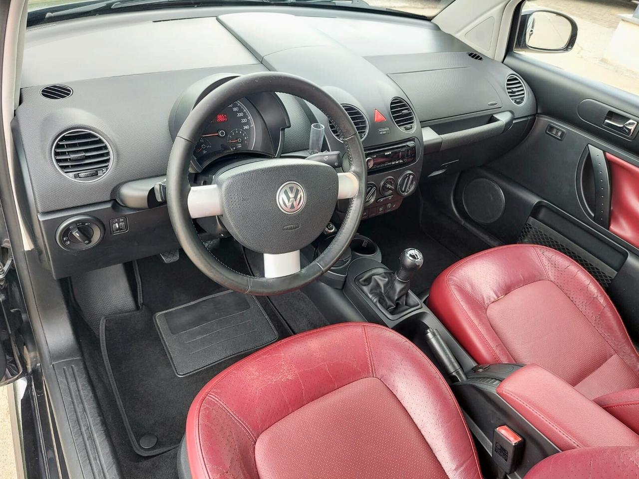 VOLKSWAGEN New Beetle 1.6 FL - 2009