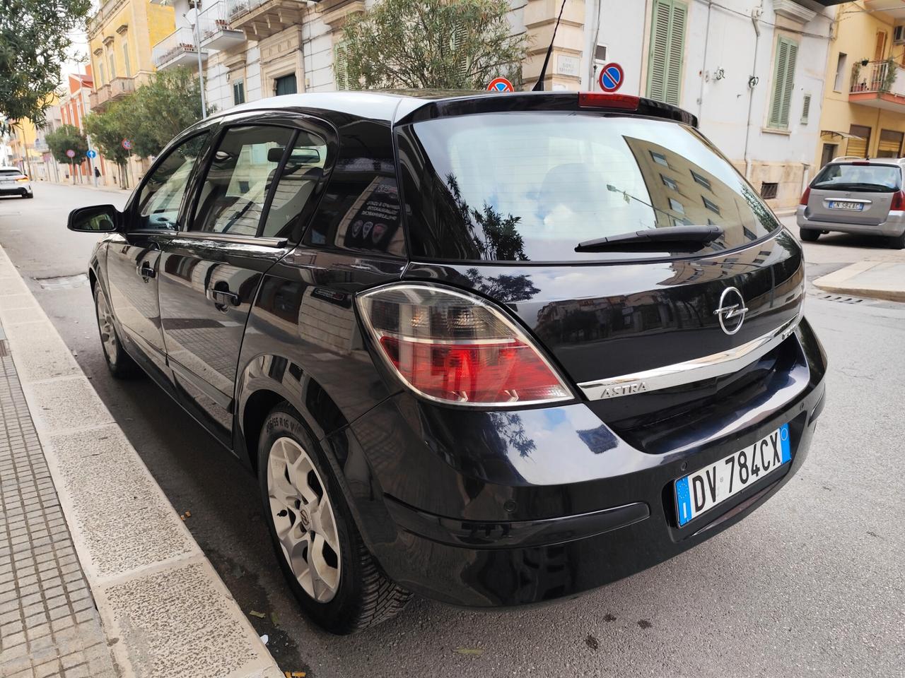 Opel Astra 1.7 CDTI 110CV COSMO BERLINA