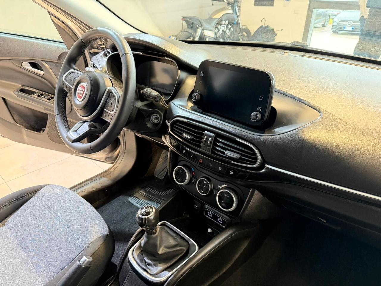 Fiat Tipo 1.6 Mjt S&S 5 porte Cross
