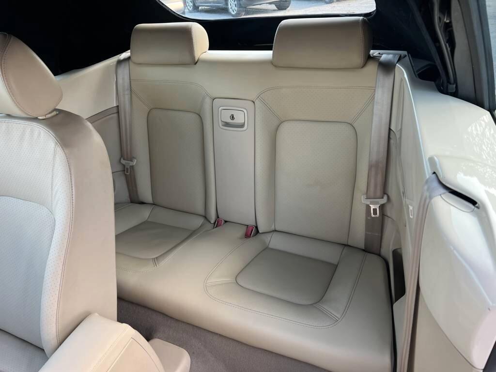 Volkswagen New Beetle 2.0 Cabrio