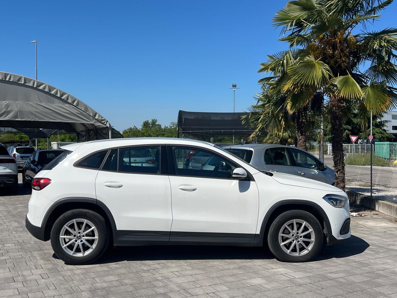 Mercedes-benz GLA 180 d Business FINANZIABILE