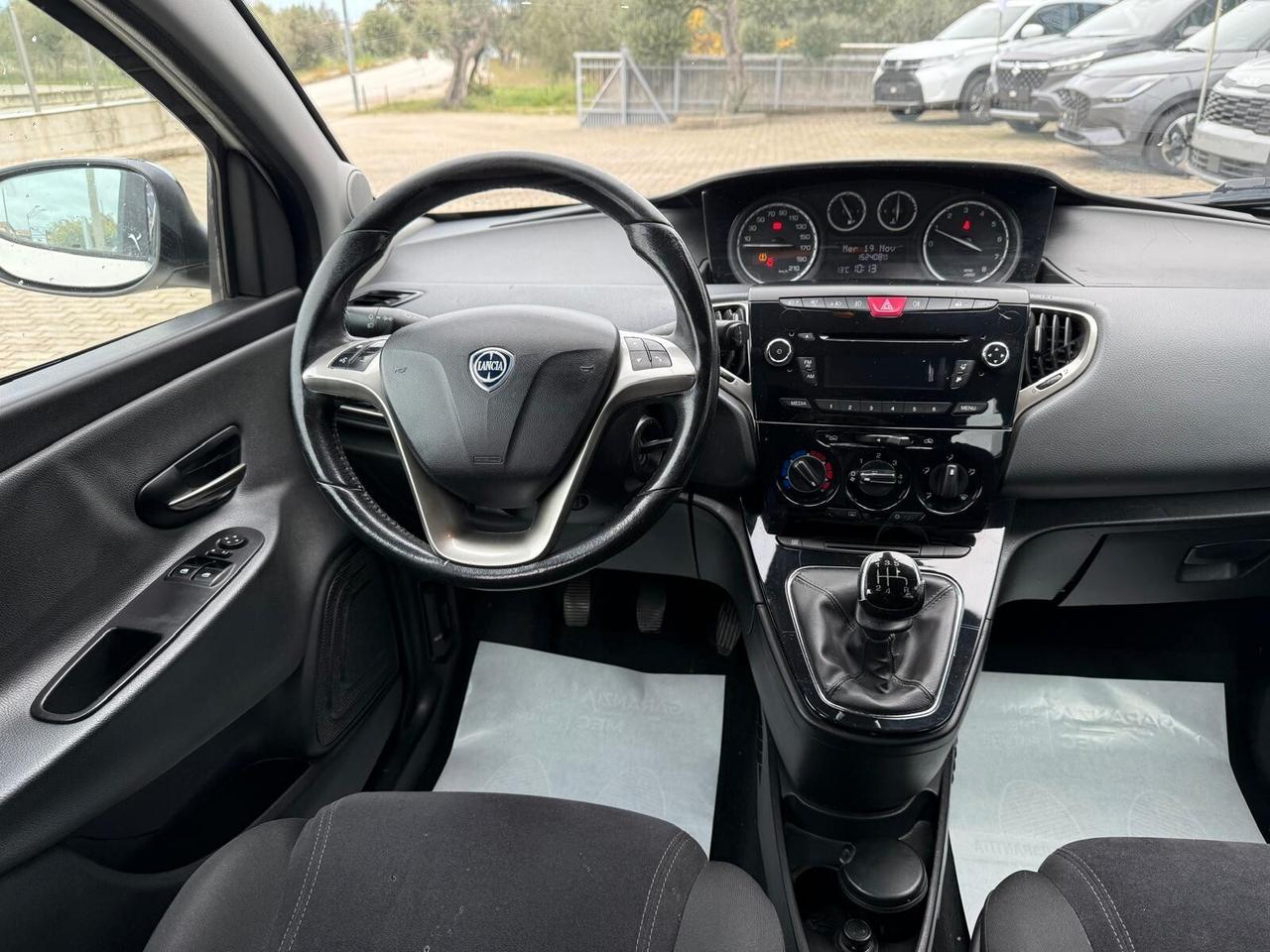 Lancia Ypsilon 1.2 69 CV 5 porte Gold