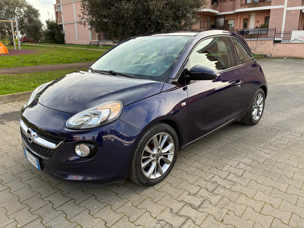 Opel Adam 1.2 70 CV White/Black Link