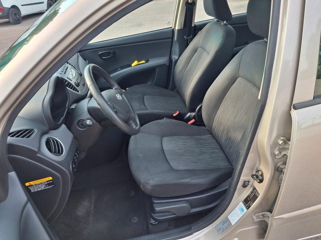 Hyundai i10 1.1 CAMBIO AUTOMATICO