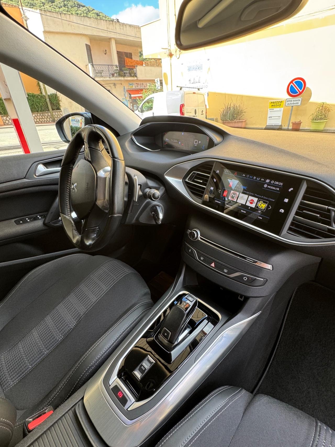 Peugeot 308 BlueHDi 130 S&S EAT8 Allure