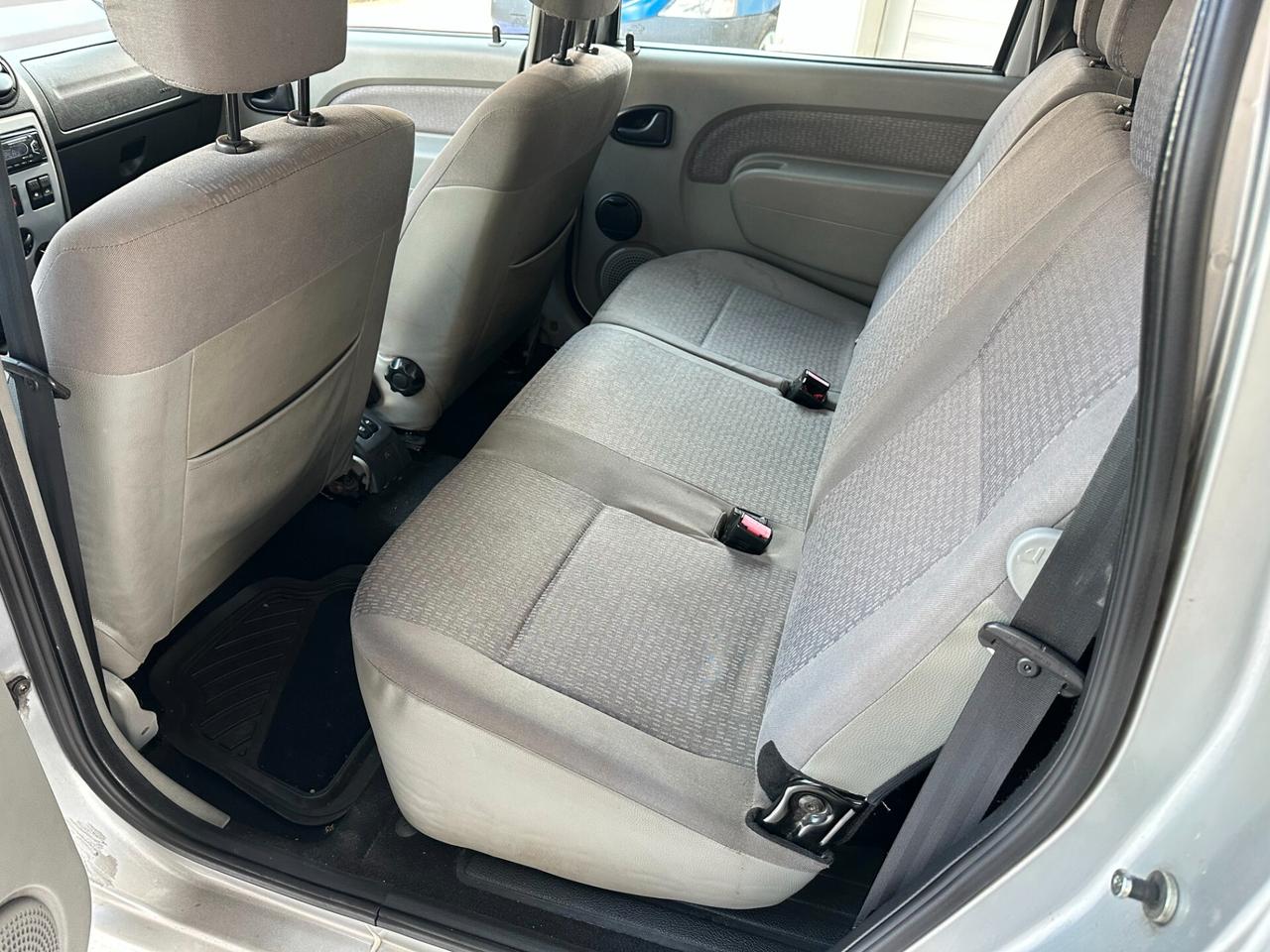 Dacia Logan MCV 1.6 7 posti (12 Rate)