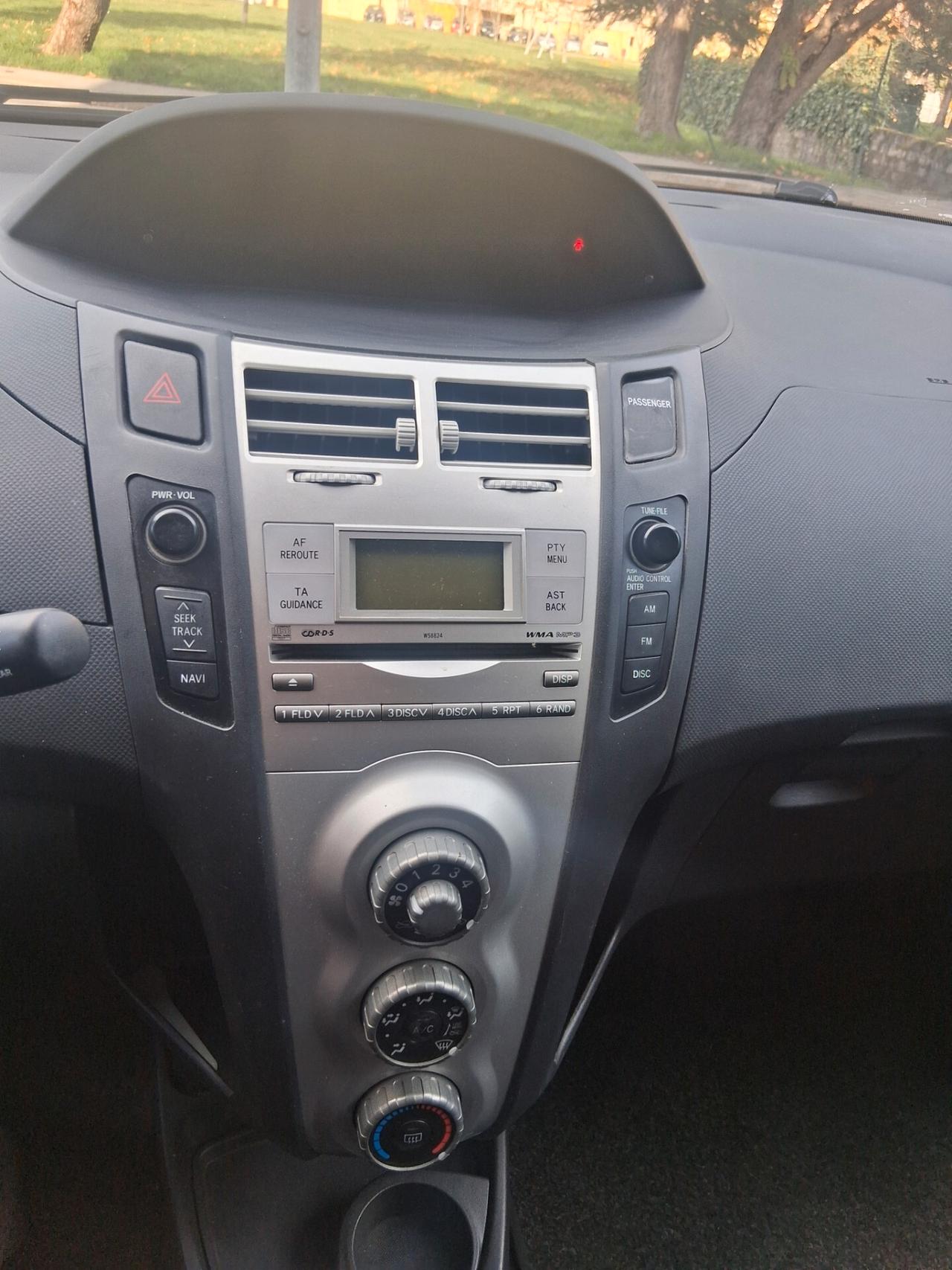 Toyota Yaris 1.0 5 porte