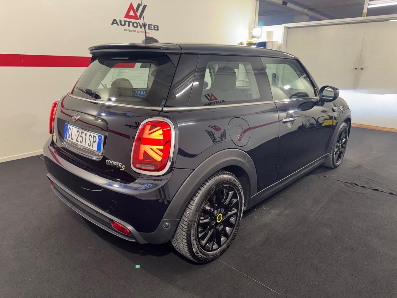 Mini Full Electric Cooper SE Yours PROMO OMAGGIO BLACK FRIDAY FINO AL 29 NOVEMBRE