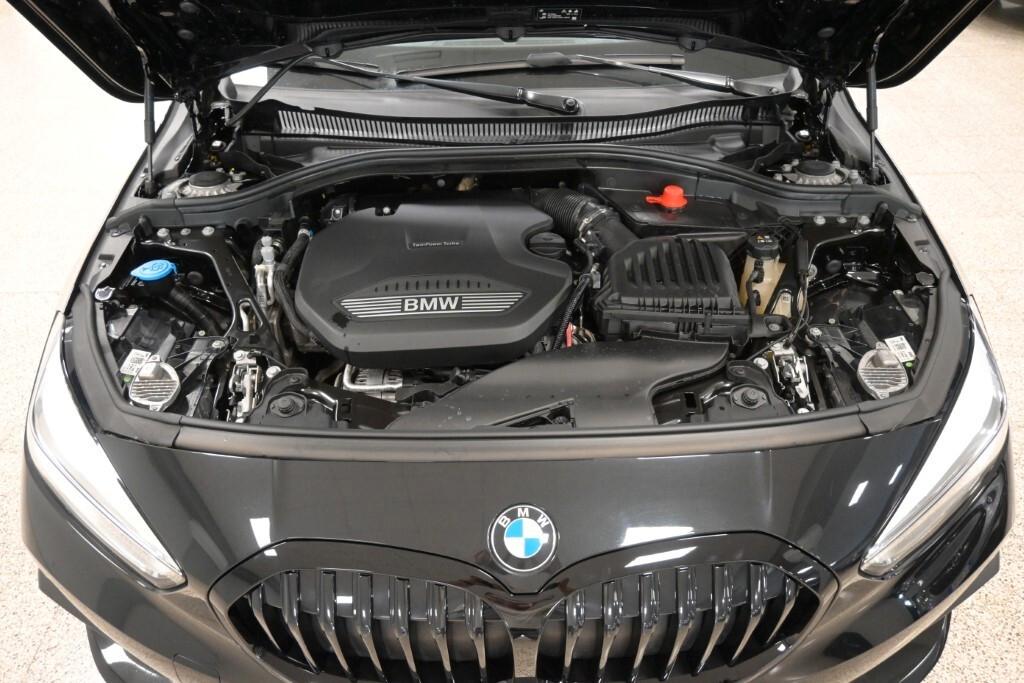 Bmw 116 118d 5p. Business Advantage