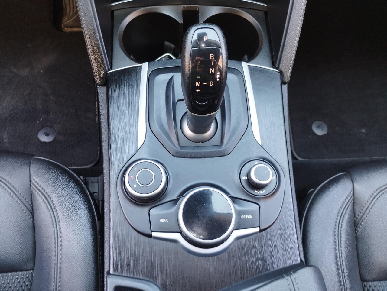 Alfa Romeo Stelvio 2.2 Turbodiesel 210 CV AT8 Q4 Business