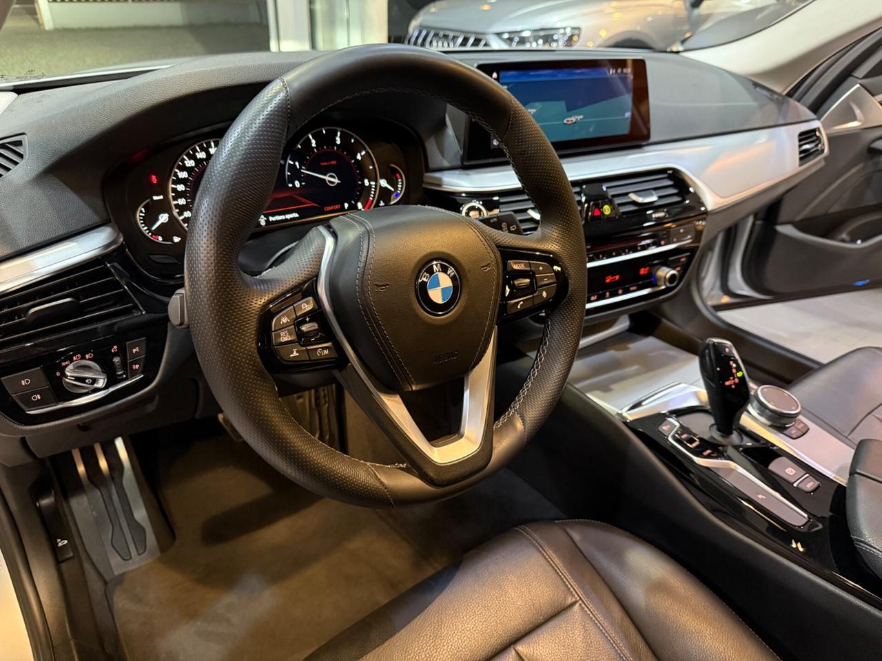 Bmw 520 G31Touring 520d xdrive Luxury GANCIO TRAINO !