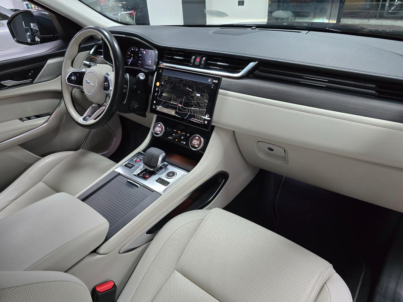 Jaguar F-Pace 2.0 D 204 CV AWD aut. R-Dynamic SE