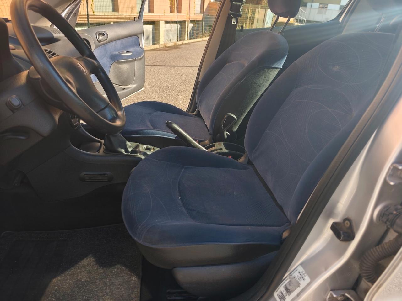 Peugeot 206 1.1 Benz 55 Milà km 5 porte XT